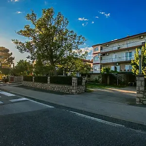 Diana And Stari Grad