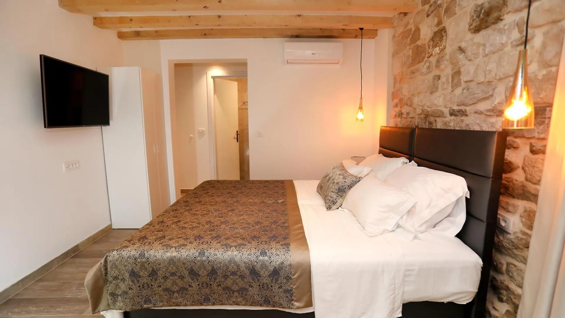 Villa Teuta Trogir Croatia