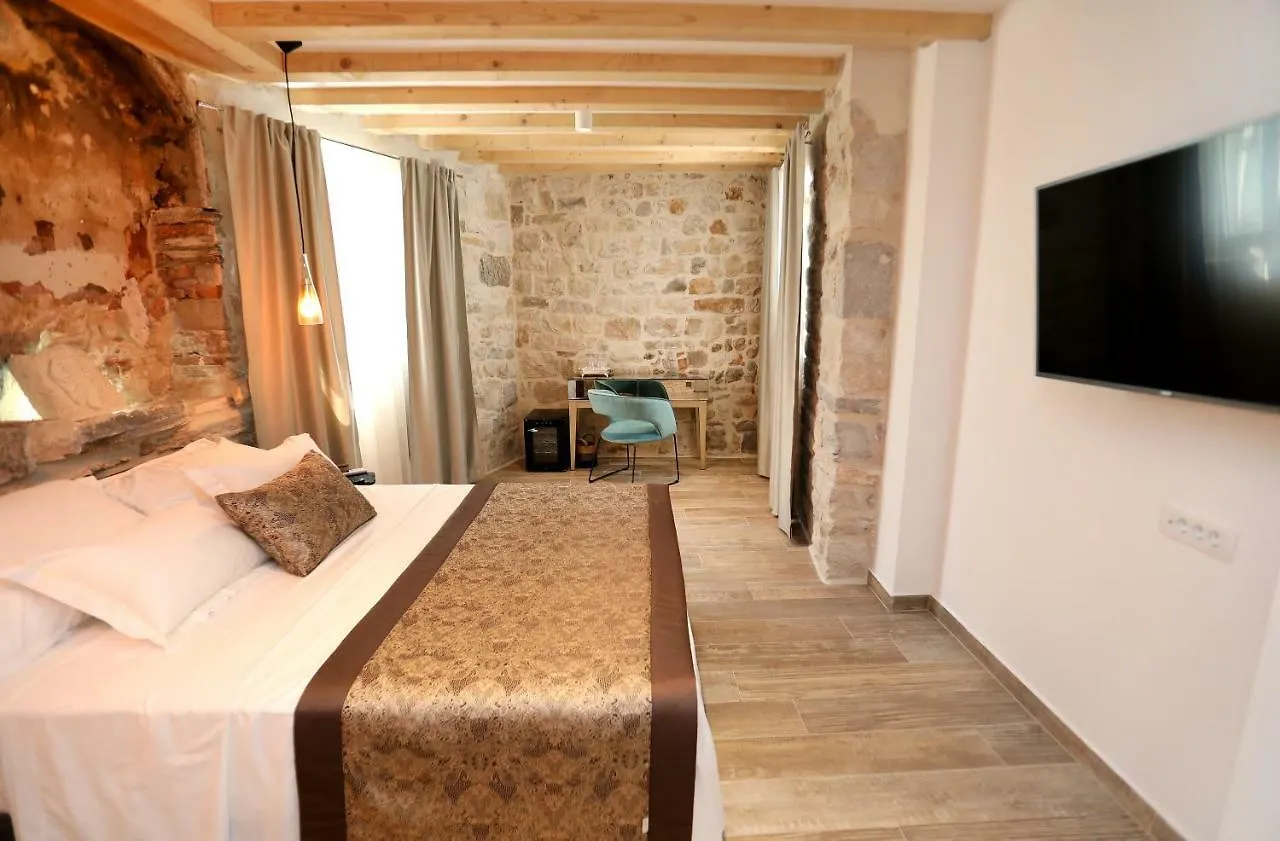 Villa Teuta Trogir Guest house
