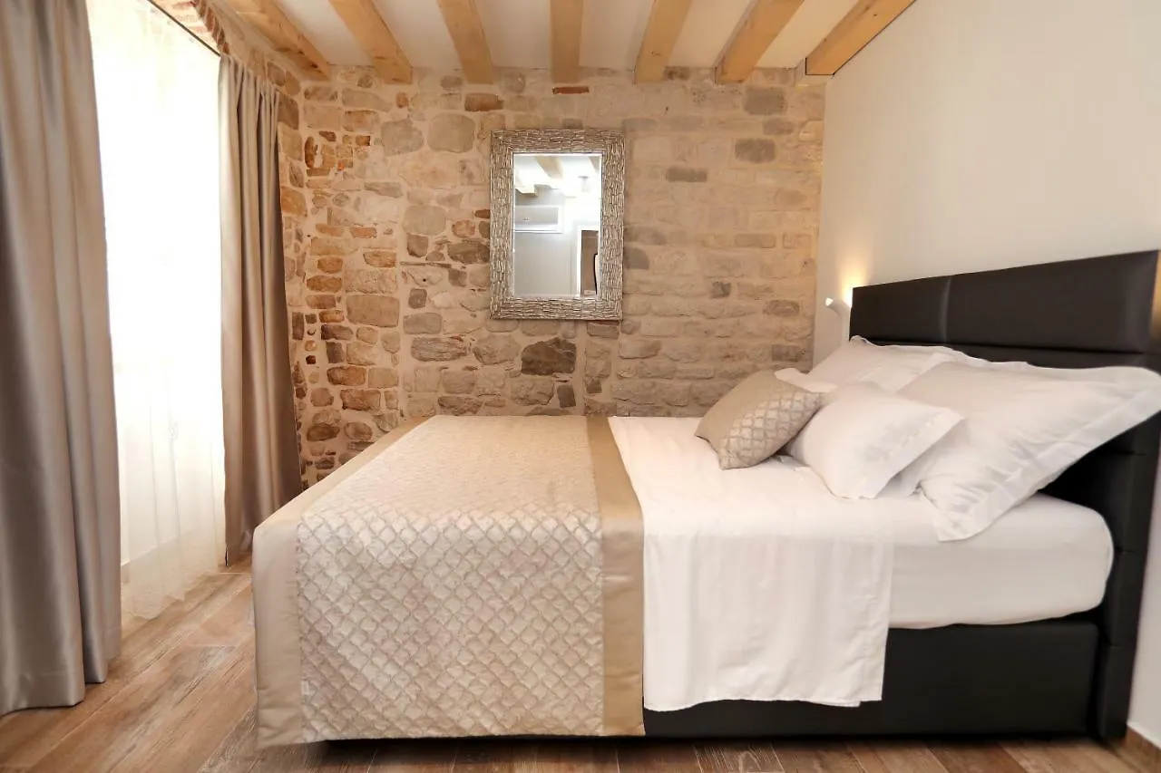 Villa Teuta Trogir Guest house