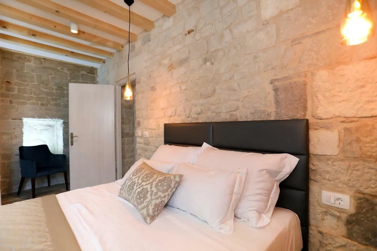 Villa Teuta Trogir 0*,  Kroatien